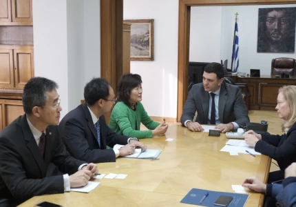 Συνάντηση Υπουργού Υγείας Βασίλη Κικίλια με την Πρέσβη της Λαϊκής Δημοκρατίας της Κίνας Zhang Qiyue