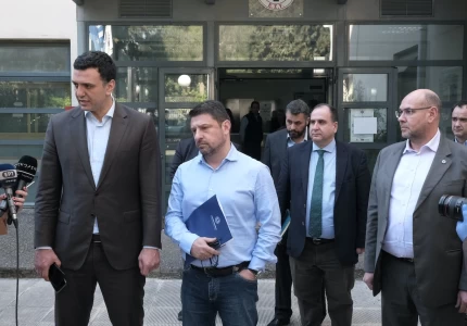 Επίσκεψη Υπουργού Υγείας Βασίλη Κικίλια και Υφυπουργού Πολιτικής Προστασίας και Διαχείρισης Κρίσεων Νίκου Χαρδαλιά στο ΕΚΑΒ