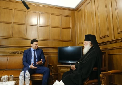Συνάντηση Υπουργού Υγείας Βασίλη Κικίλια με τον Αρχιεπίσκοπο Αθηνών και πάσης Ελλάδας κ. Ιερώνυμο - Παράδοση δωρεάς της Εκκλησίας της Ελλάδος προς το Εθνικό Σύστημα Υγείας