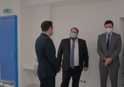 Εγκαίνια από τον Υπουργό Υγείας Βασίλη Κικίλια 12 νέων κλινών ΜΕΘ στο Νοσοκομείο Νίκαιας, δωρεά του κ. Ευάγγελου Μαρινάκη, της κας Αγγελικής Φράγκου και της ΙΟΝ Α.Ε..