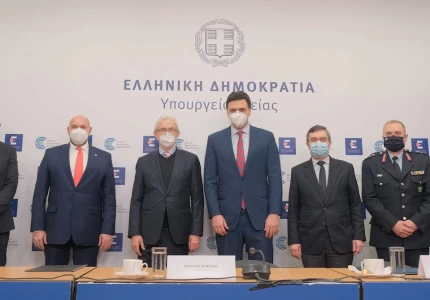 Δωρεά 22 ασθενοφόρων από τη ΣΥΝ-ΕΝΩΣΙΣ, 20 στο ΕΚΑΒ και 2 στην ΕΛ.ΑΣ. - Β. Κικίλιας: Όπου ενότητα, εκεί και νίκη