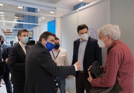 Επίσκεψη του Υπουργού Υγείας Β. Κικίλια μαζί με τον Αντιπρόεδρο της ΕΕ Μ. Σχοινά στο mega εμβολιαστικό κέντρο «Προμηθέας»