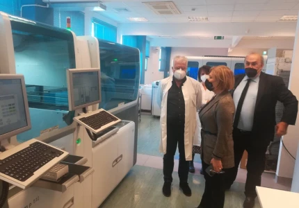 Η αναπληρώτρια Υπουργός Υγείας Μίνα Γκάγκα στο Εθνικό Κέντρο Αιμοδοσίας
