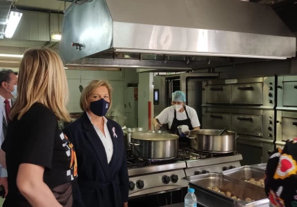 Επίσκεψη της Αναπληρώτριας Υπουργού Υγείας στο Αντικαρκινικό Νοσοκομείο Πειραιά  