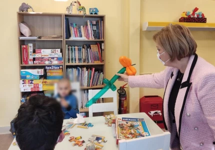 Χριστουγεννιάτικη επίσκεψη της Αναπληρώτριας Υπουργού στο «Νοσοκομείο Παίδων Πεντέλης»