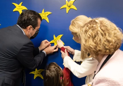 Ο Υπουργός Υγείας Θάνος Πλεύρης και η Αναπληρώτρια Υπουργός Μίνα Γκάγκα έστειλαν μήνυμα ελπίδας για τον παιδικό καρκίνο