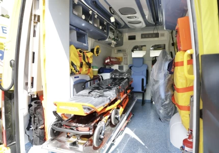 Παραδόθηκαν στο ΕΚΑΒ 6 ασθενοφόρα που αγοράστηκαν με δωρεές από τον ειδικό λογαριασμό Covid-19