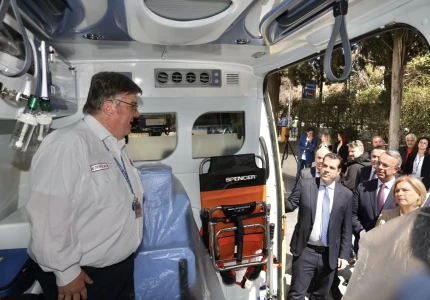 Παραδόθηκαν στο ΕΚΑΒ 6 ασθενοφόρα που αγοράστηκαν με δωρεές από τον ειδικό λογαριασμό Covid-19