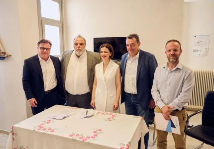 Υπογραφή συμβάσεων για την ενεργειακή και λειτουργική αναβάθμιση και ανακαίνιση Κέντρων Υγείας, ΠΠΙ και Γ.Ν. στις Κυκλάδες