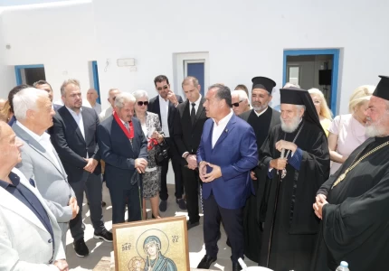 Επίσκεψη του Υπουργού Υγείας Άδωνι Γεωργιάδη στο Κ.Υ. Μυκόνου για την παράδοση 16 νεόδμητων διαμερισμάτων στην 2η Υ.Πε. Πειραιώς & Αιγαίου για τη στέγαση γιατρών και νοσηλευτών, δωρεά οικογένειας Δακτυλίδη