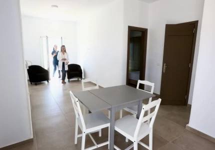 Επίσκεψη του Υπουργού Υγείας Άδωνι Γεωργιάδη στο Κ.Υ. Μυκόνου για την παράδοση 16 νεόδμητων διαμερισμάτων στην 2η Υ.Πε. Πειραιώς & Αιγαίου για τη στέγαση γιατρών και νοσηλευτών, δωρεά οικογένειας Δακτυλίδη