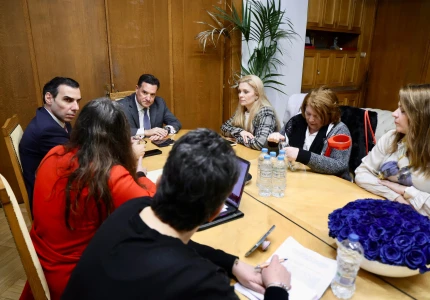 Συνάντηση του Υπουργού Υγείας Άδωνι Γεωργιάδη με αντιπροσωπεία από τους Συλλόγους Μαιών – Μαιευτών