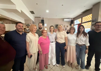 Ο γιατρός στην πόρτα του πολίτη: Στο Ίλιον η Ειρήνη Αγαπηδάκη με τις Κινητές Ομάδες Υγείας – Νέες υγειονομικές υποδομές για τη Δυτική Αθήνα