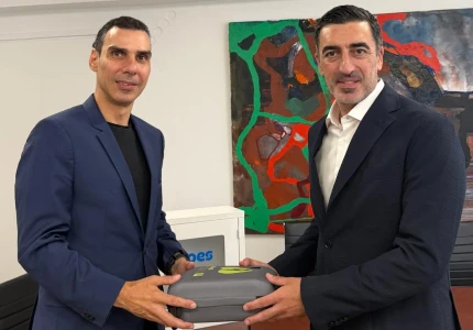 Παραλαβή δέκα (10) αυτόματων εξωτερικών απινιδωτών, δωρεά της εταιρίας «Stoiximan»