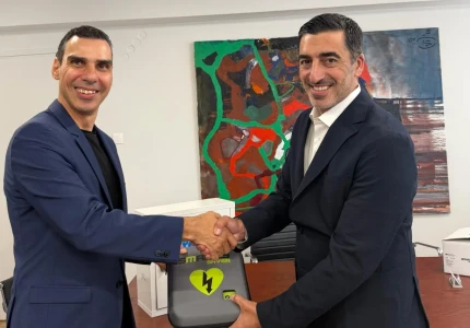 Παραλαβή δέκα (10) αυτόματων εξωτερικών απινιδωτών, δωρεά της εταιρίας «Stoiximan»