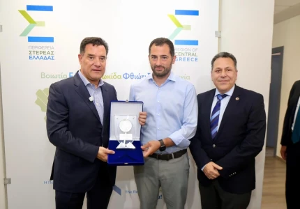 Σε Λαμία και Καρδίτσα ο Υπουργός Υγείας Άδωνις Γεωργιάδης για την παραλαβή 7 ασθενοφόρων του ΕΚΑΒ και τα εγκαίνια του ΚΥ Σοφάδων