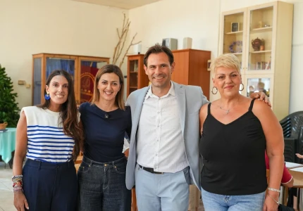 Στην Ιχθυόσκαλα Νέας Μηχανιώνας η Ειρήνη Αγαπηδάκη μαζί με τις ΚΟΜΥ για προληπτικές εξετάσεις στους ψαράδες μας