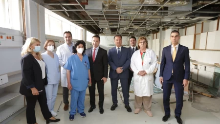 Επίσκεψη του Υπουργού Υγείας Άδωνι Γεωργιάδη και του Υφυπουργού Υγείας Μάριου Θεμιστοκλέους στο ΓΝΑ «Ευαγγελισμός» για την επιθεώρηση του έργου κατασκευής 32 νέων κλινών ΜΕΘ