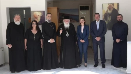 Το Κέντρο Υγείας Οινοφύτων μετονομάζεται σε «Αρχιεπίσκοπος Ιερώνυμος Β’» παρουσία της Αναπληρώτριας Υπουργού Υγείας Ειρήνης Αγαπηδάκη και του Μακαριωτάτου