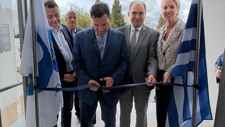 Εγκαινιάστηκε το ανακαινισμένο Κέντρο Υγείας Πάρου από τον Υπουργό Υγείας Άδωνι Γεωργιάδη