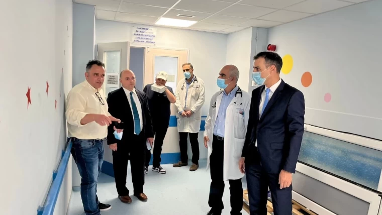 Επίσκεψη του Υφυπουργού Υγείας Μάριου Θεμιστοκλέους στο Γενικό Νοσοκομείο Χίου: «Δέσμευσή μας η συνεχής στήριξη των υγειονομικών δομών στα νησιά»