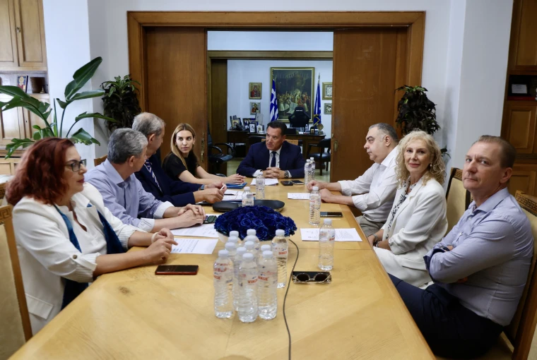 Συνάντηση του Υπουργού Υγείας Άδωνι Γεωργιάδη με τον Πανελλήνιο Σύλλογο Φυσικοθεραπευτών
