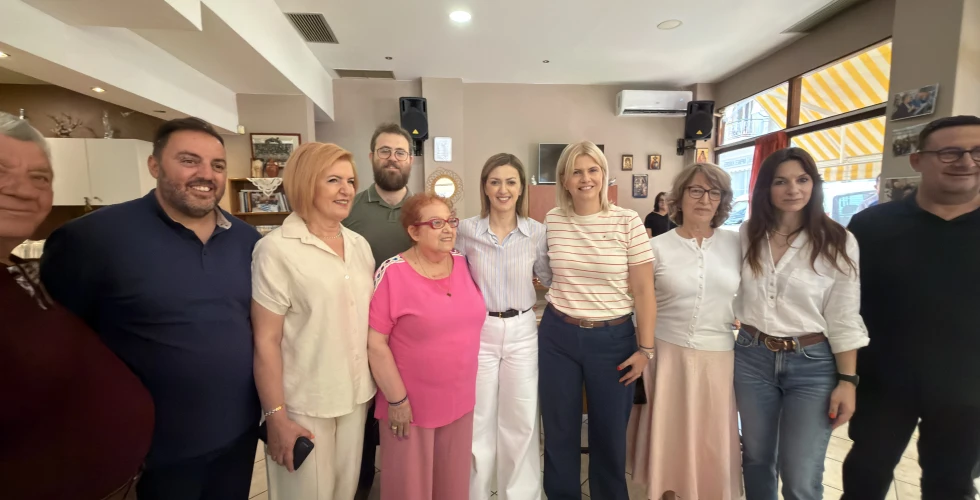 Ο γιατρός στην πόρτα του πολίτη: Στο Ίλιον η Ειρήνη Αγαπηδάκη με τις Κινητές Ομάδες Υγείας – Νέες υγειονομικές υποδομές για τη Δυτική Αθήνα