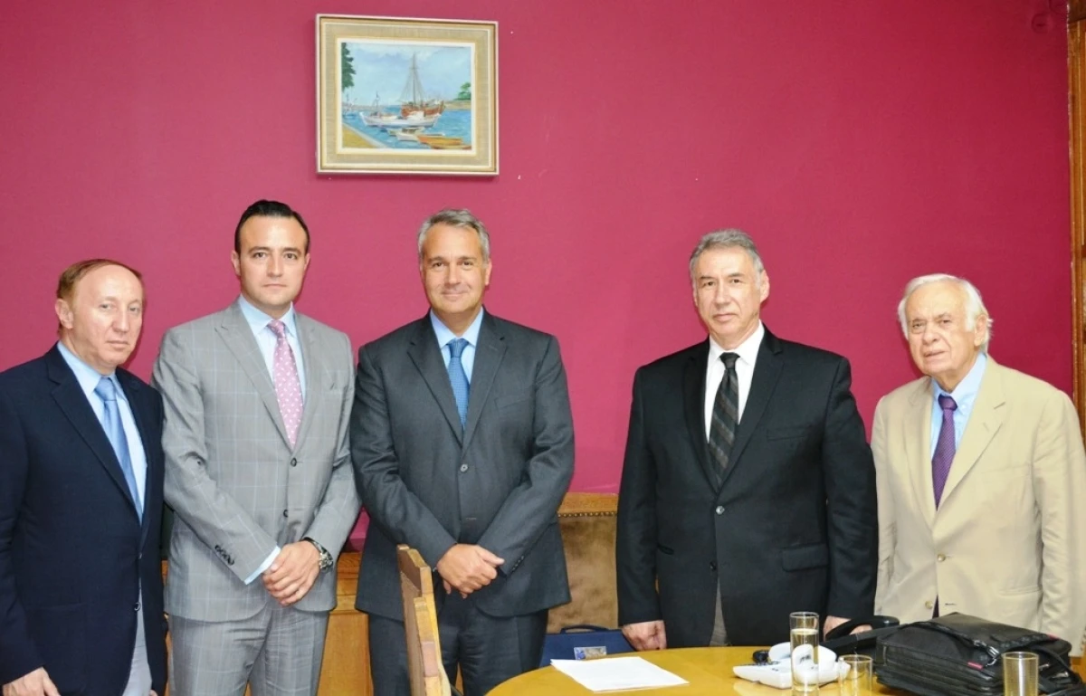 Συνάντηση του Υπουργού Υγείας, Μάκη Βορίδη, με αντιπροσωπεία της Παγκόσμιας Παναρκαδικής Συνομοσπονδίας.