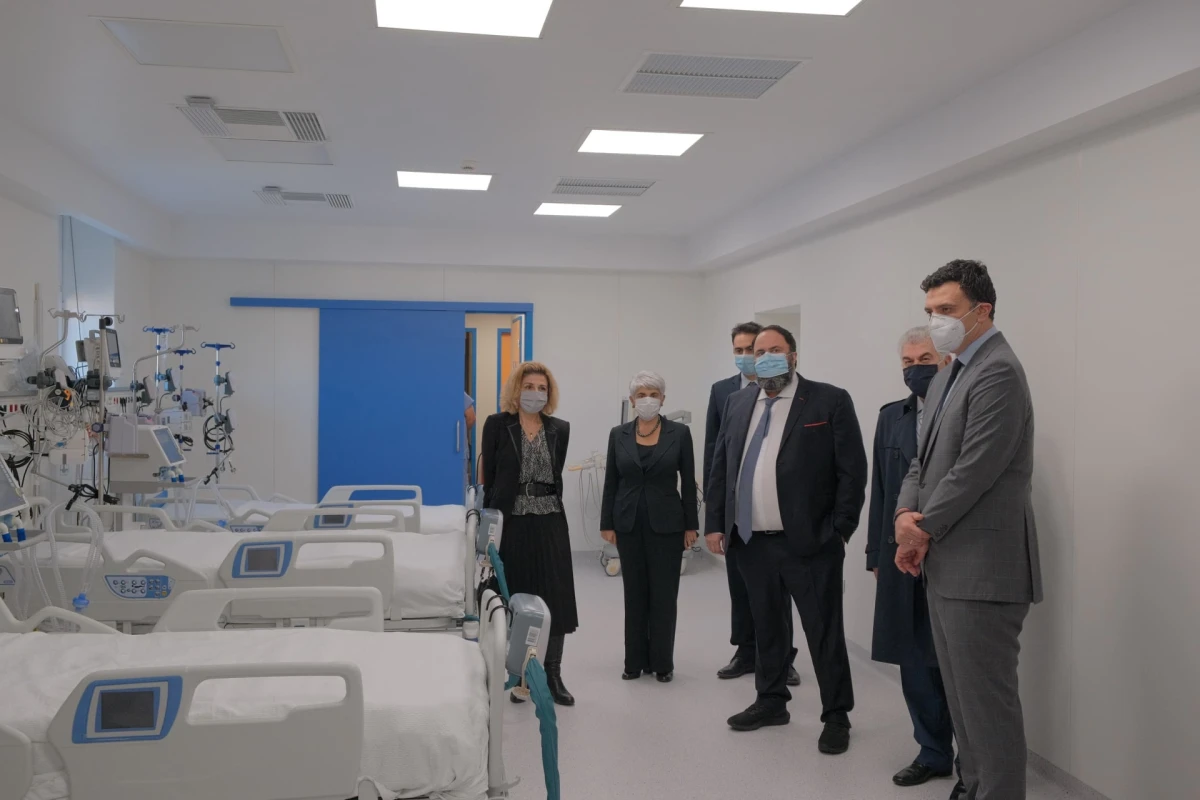 Εγκαίνια από τον Υπουργό Υγείας Βασίλη Κικίλια 12 νέων κλινών ΜΕΘ στο Νοσοκομείο Νίκαιας, δωρεά του κ. Ευάγγελου Μαρινάκη, της κας Αγγελικής Φράγκου και της ΙΟΝ Α.Ε..