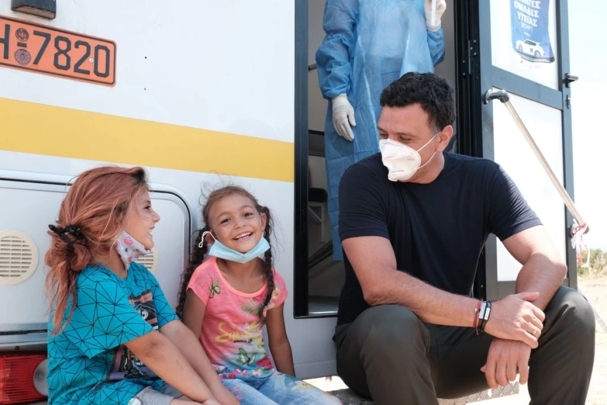 Β. Κικίλιας: Με σεβασμό και αγάπη παροτρύνουμε και τους Ρομά συμπολίτες μας να εμβολιαστούν