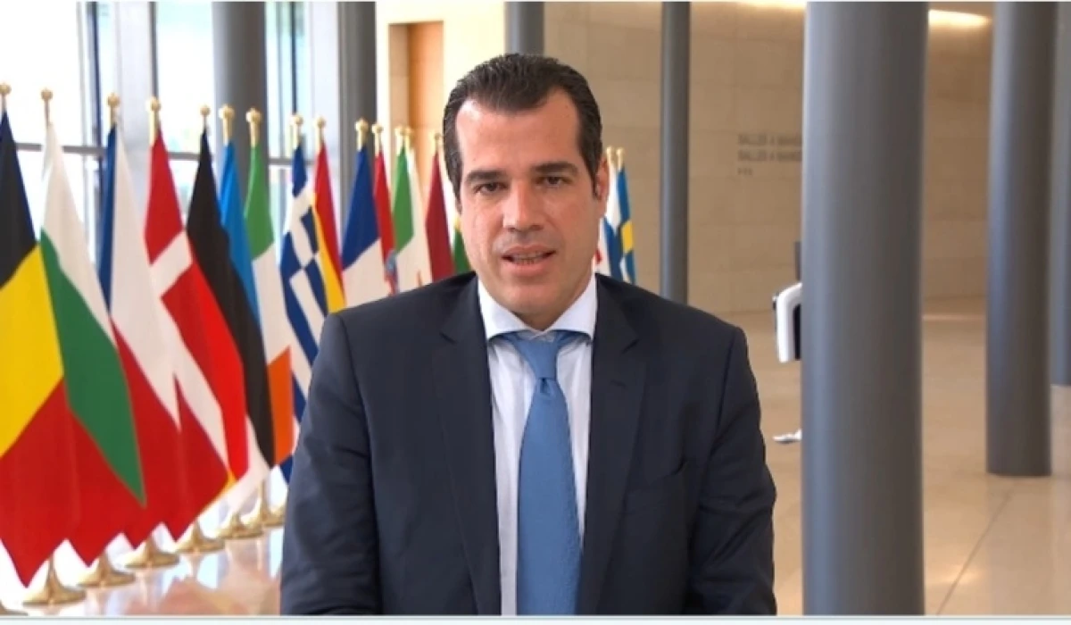 Ο Υπουργός Υγείας Θάνος Πλεύρης στο Λουξεμβούργο