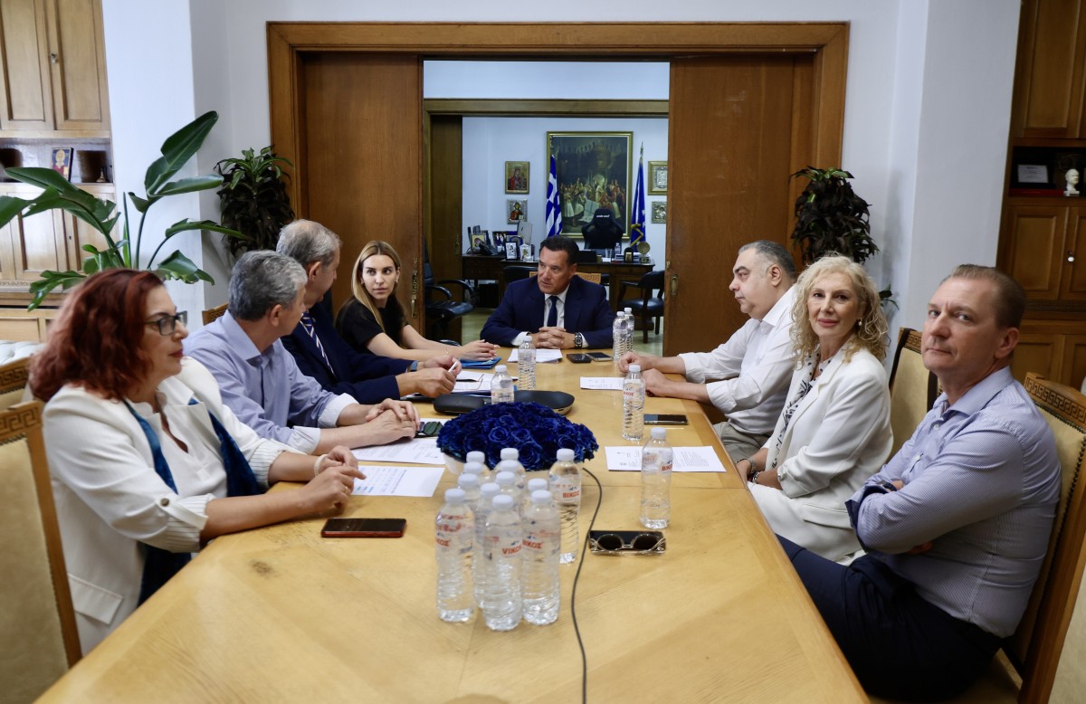 Συνάντηση του Υπουργού Υγείας Άδωνι Γεωργιάδη με τον Πανελλήνιο Σύλλογο Φυσικοθεραπευτών