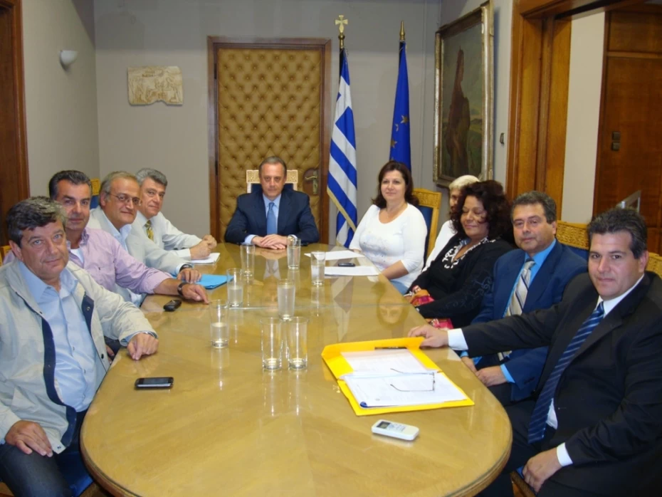 Συνάντηση του Υφυπουργού Υγείας κ. Αντώνη Μπέζα με αντιπροσωπεία Αντιδημάρχων μικρών νησιών που ανήκουν σε μεγαλύτερους νησιωτικούς Δήμους.