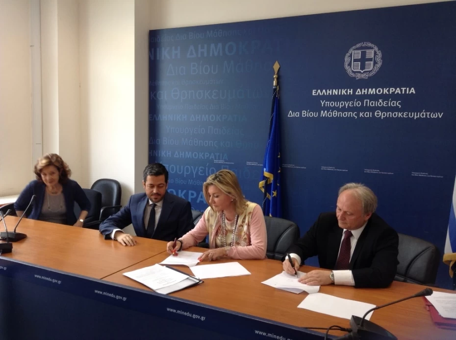 Υπογραφή Πρωτοκόλλου Συνεργασίας μεταξύ των Υπουργείων Πολιτισμού και Αθλητισμού, Παιδείας και Θρησκευμάτων και Υγείας.