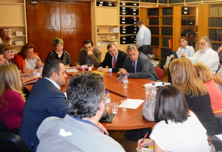 Ευρεία σύσκεψη υπό τον Υπουργό Υγείας Μάκη Βορίδη για την αντιμετώπιση του ιού Ebola.