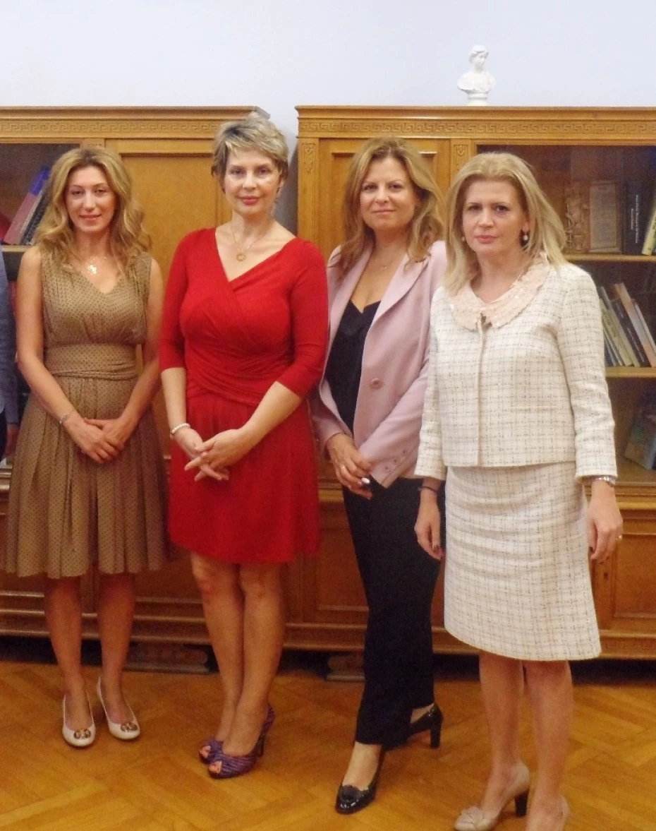 Συνάντηση της Υφυπουργού Υγείας, Κατερίνας Παπακώστα, με γυναίκες ογκολόγους.
