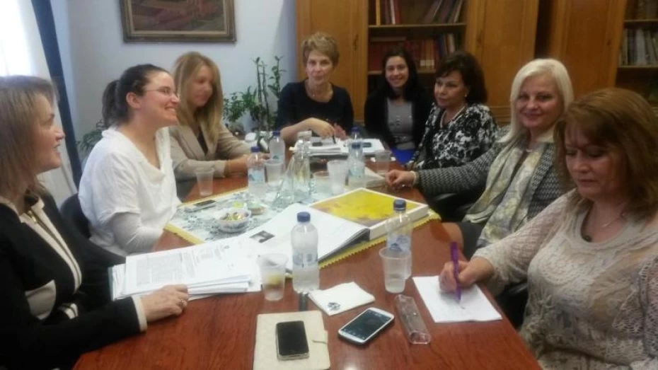 Ενημέρωση των γυναικών βουλευτών για τον Μητρικό Θηλασμό από την Υφυπ. Υγείας, Κατερίνα Παπακώστα.