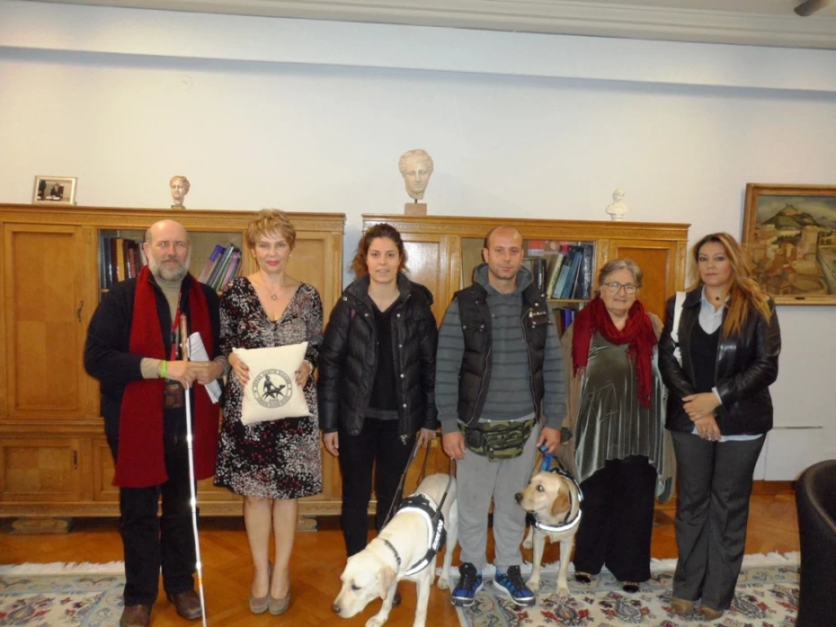 Συνάντηση της Υφυπουργού Υγείας, Κατερίνας Παπακώστα - Σιδηροπούλου, με την πρόεδρο του «Σκύλοι Οδηγοί Ελλάδος».