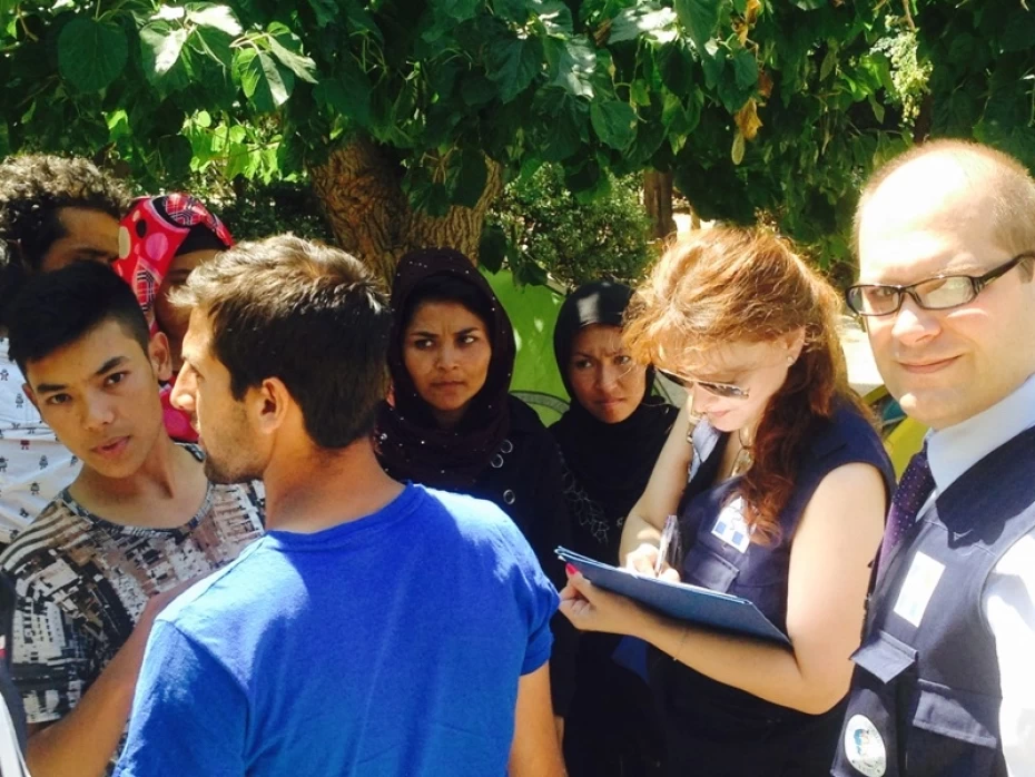 Επίσκεψη κλιμακίου του ΕΚΕΠΥ σε πρόσφυγες στο Πεδιον του Άρεως 24-072015