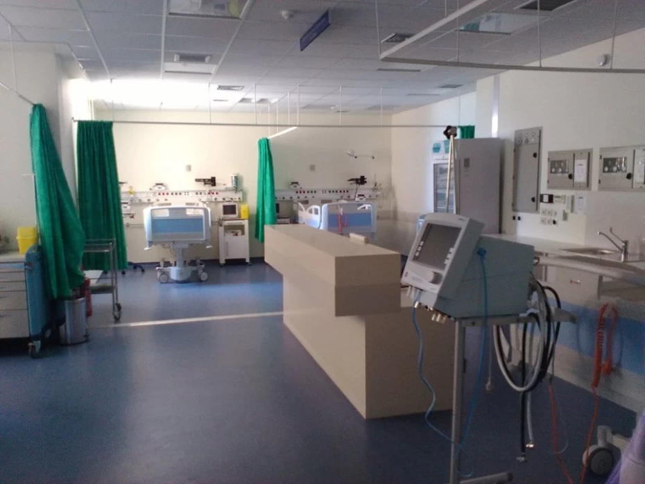 Επίσκεψη του αναπληρωτή υπουργού Υγείας στο νέο Γενικό Νοσοκομείο Θήρας