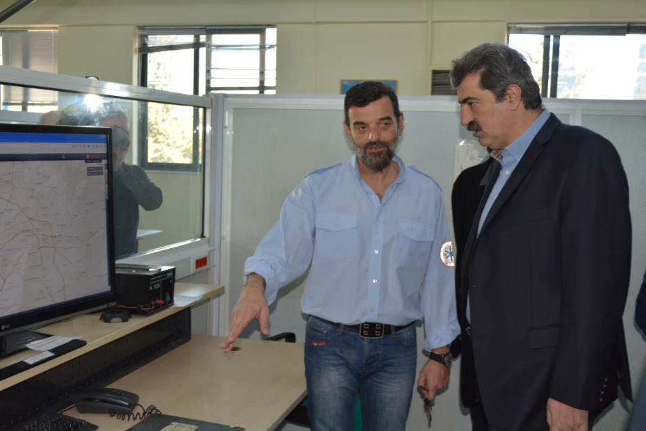 Επίσκεψη του αναπληρωτή υπουργού Υγείας, Παύλου Πολάκη στην Κεντρική Υπηρεσία του ΕΚΑΒ 