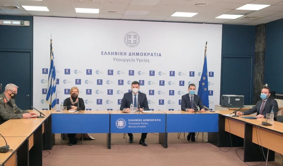 Eνημέρωση διαπ/νων συντακτών από τον Yπ. Yγείας B.  Kικίλια, τον ΓΓ ΠΦΥ Μ. Θεμιστοκλέους, την Συντονίστρια Δ/ντρια της 7ης Πνευ/κής Κλινικής στο ΓΝΝΘΑ «Σωτηρία» & Πρόεδρο του ΚΕΣΥ Μ. Γκάγκα &  τον υπεύθυνο για την εφοδιαστική αλυσίδα Ταξίαρχο Α. Περρή