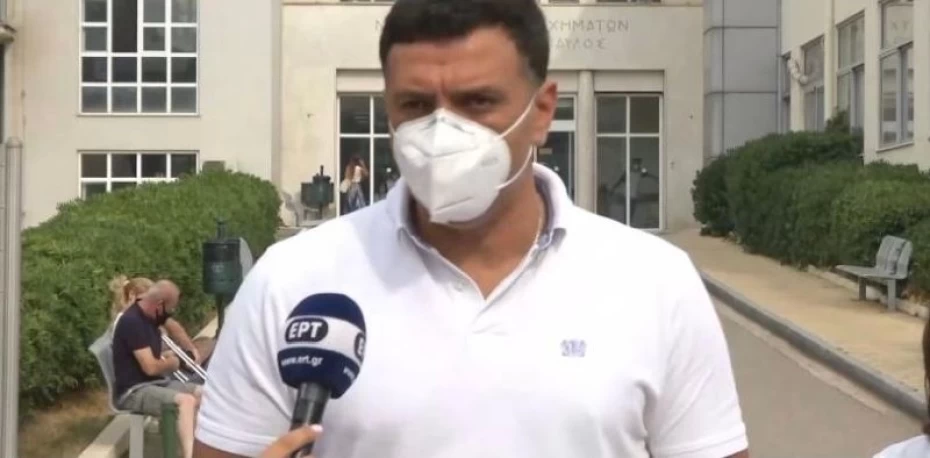 Επίσκεψη Υπουργού Υγείας Βασίλη Κικίλια στο ΚΑΤ όπου νοσηλεύονται οι εγκαυματίες πυροσβέστες