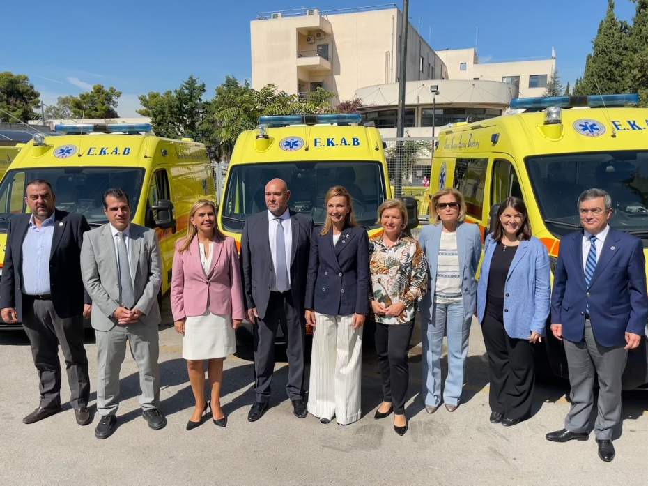 Δωρεά 20 εξοπλισμένων ασθενοφόρων στο ΕΚΑΒ από την Ένωση Ελλήνων Εφοπλιστών