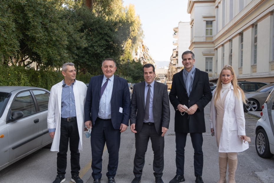 Επίσκεψη Υπουργού Υγείας Θάνου Πλεύρη και Δημάρχου Αθηναίων Κώστα Μπακογιάννη στο Νοσοκομείο «ΕΛΠΙΣ»