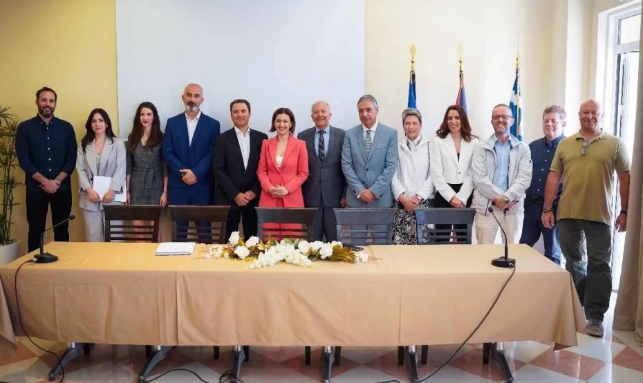 Υπογραφή συμβάσεων για τη λειτουργική αναβάθμιση του Γενικού Νοσοκομείου Κέρκυρας και την ανακαίνιση 3 Κέντρων Υγείας στην 6η Υ.ΠΕ. Πελοποννήσου, Ιονίων Νήσων, Ηπείρου και Δυτικής Ελλάδας